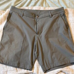 Lululemon Athletica Gray/Green Golf Shorts